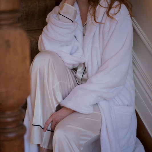 NEW Cowshed Robe